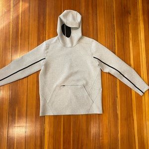 Lululemon Sweatshirt - Men’s Large - Grey